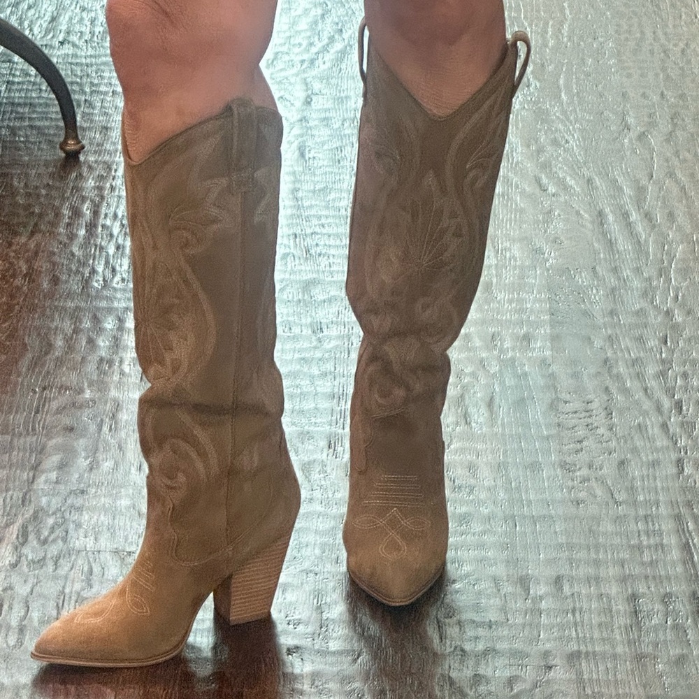 NWOT Steve Madden Lasso Cowboy Boots-Size 9.5